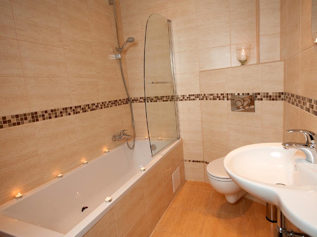Hotel Arkadia Легница Стая снимка