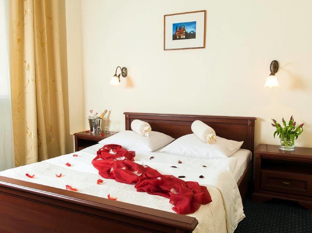 Hotel Arkadia Легница Екстериор снимка